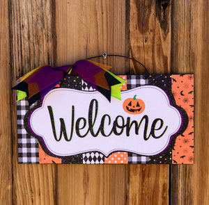 Welcome Halloween Pattern sign.