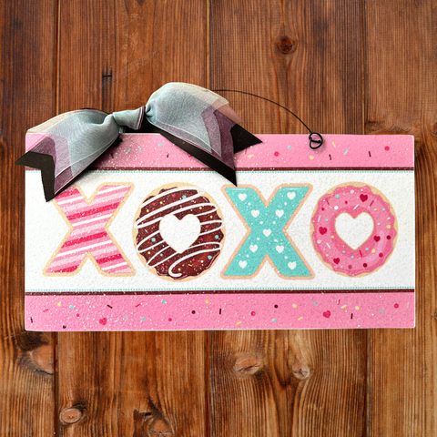 XOXO cookie sign.