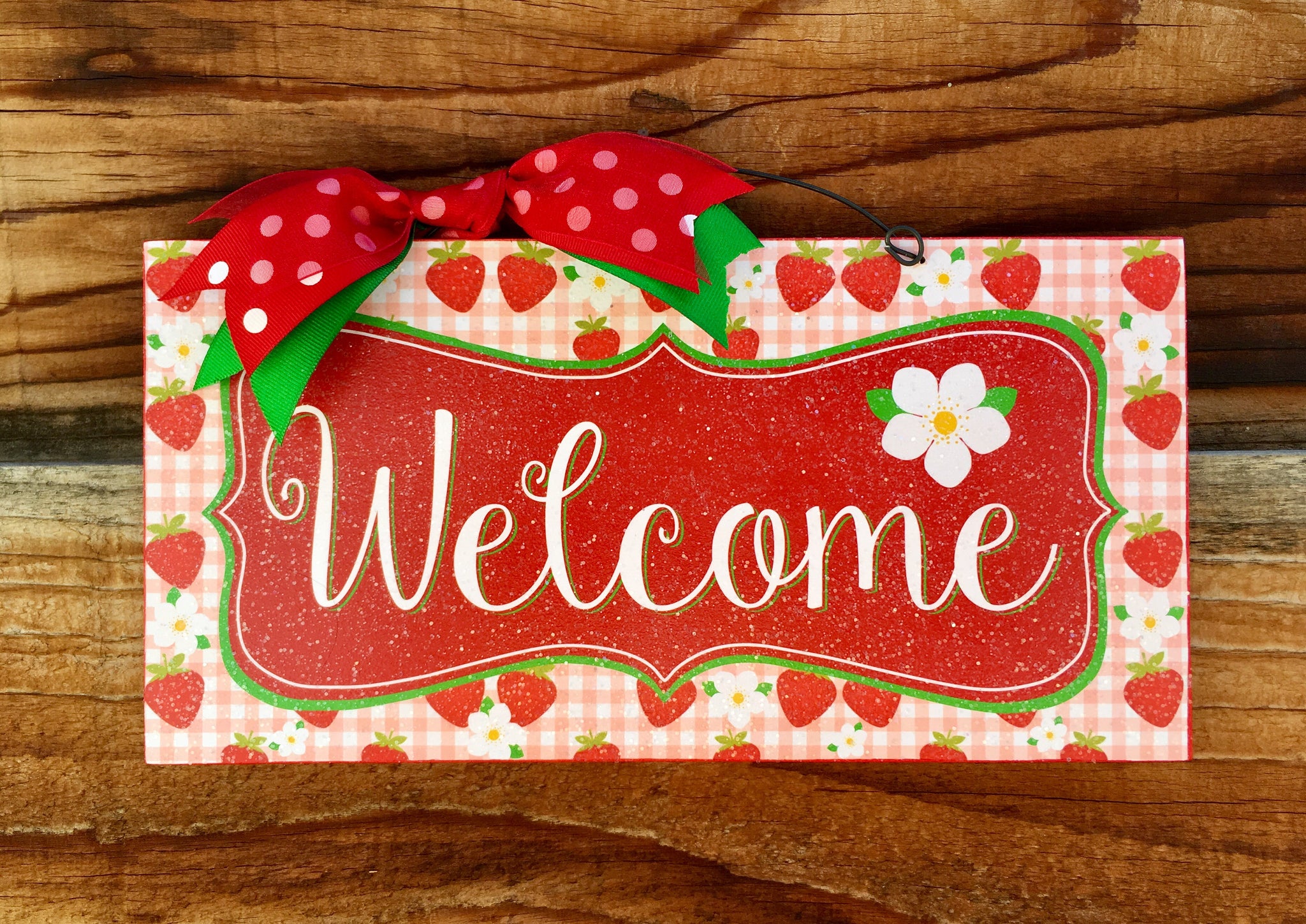 Welcome Strawberry sign.