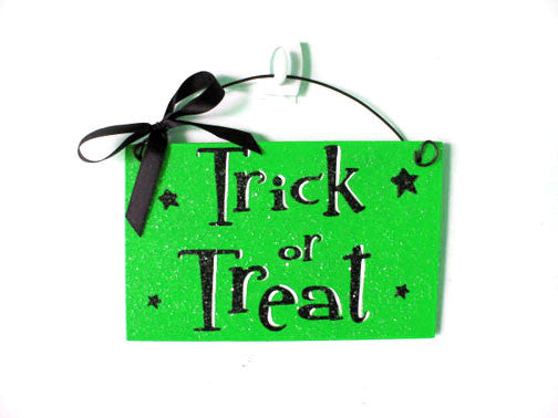 Trick or Treat. Mini Halloween sign.