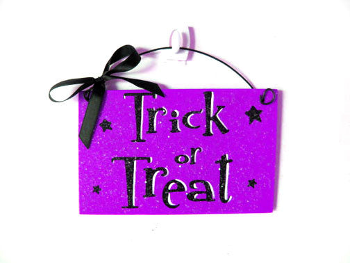 Trick or Treat. Mini Halloween sign.